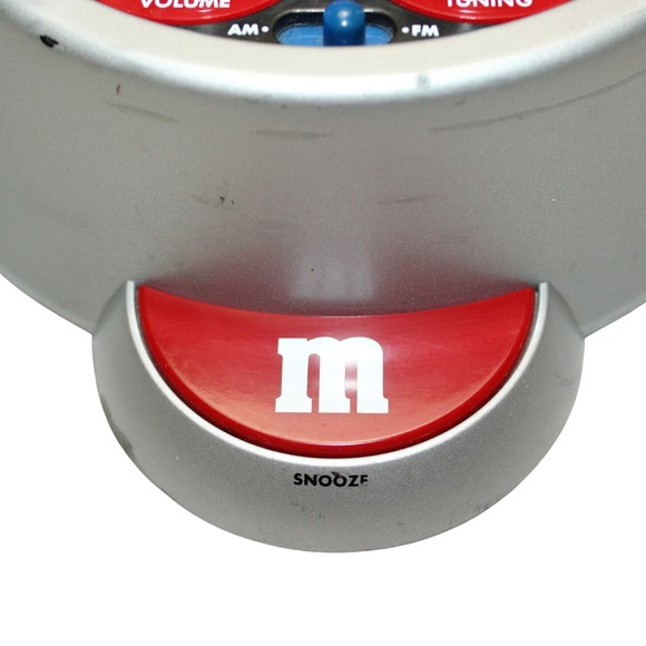 M&Ms Vintage Collectible AM/FM Digital Alarm Clock Radio Snooze Antenna WORKS - Picture 6 of 10